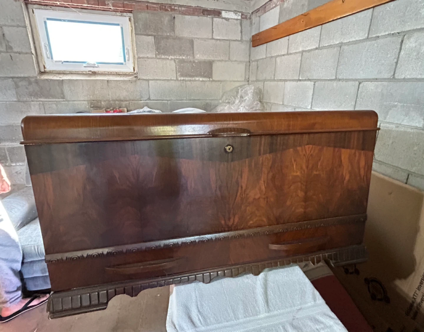 The Honderich Furniture Co. Red Seal Cedar Chest - photo 2