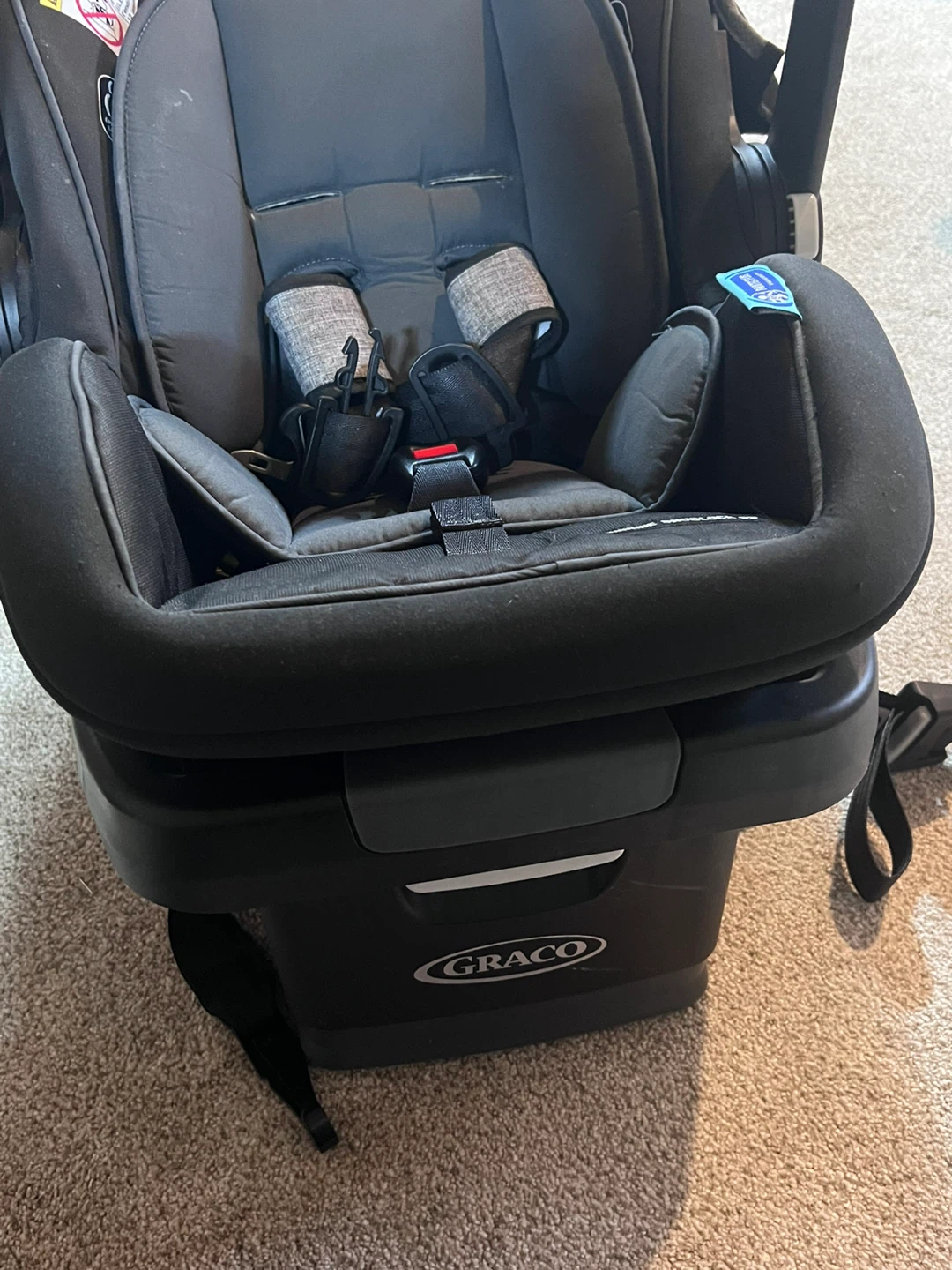 Graco SnugRide SnugLock 35 Infant Car Seat With Base - photo 2