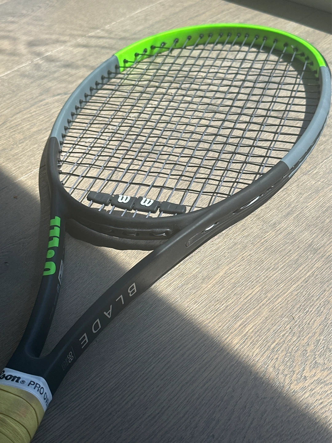 Wilson Blade v7 ; 16x19 Tennis Racket