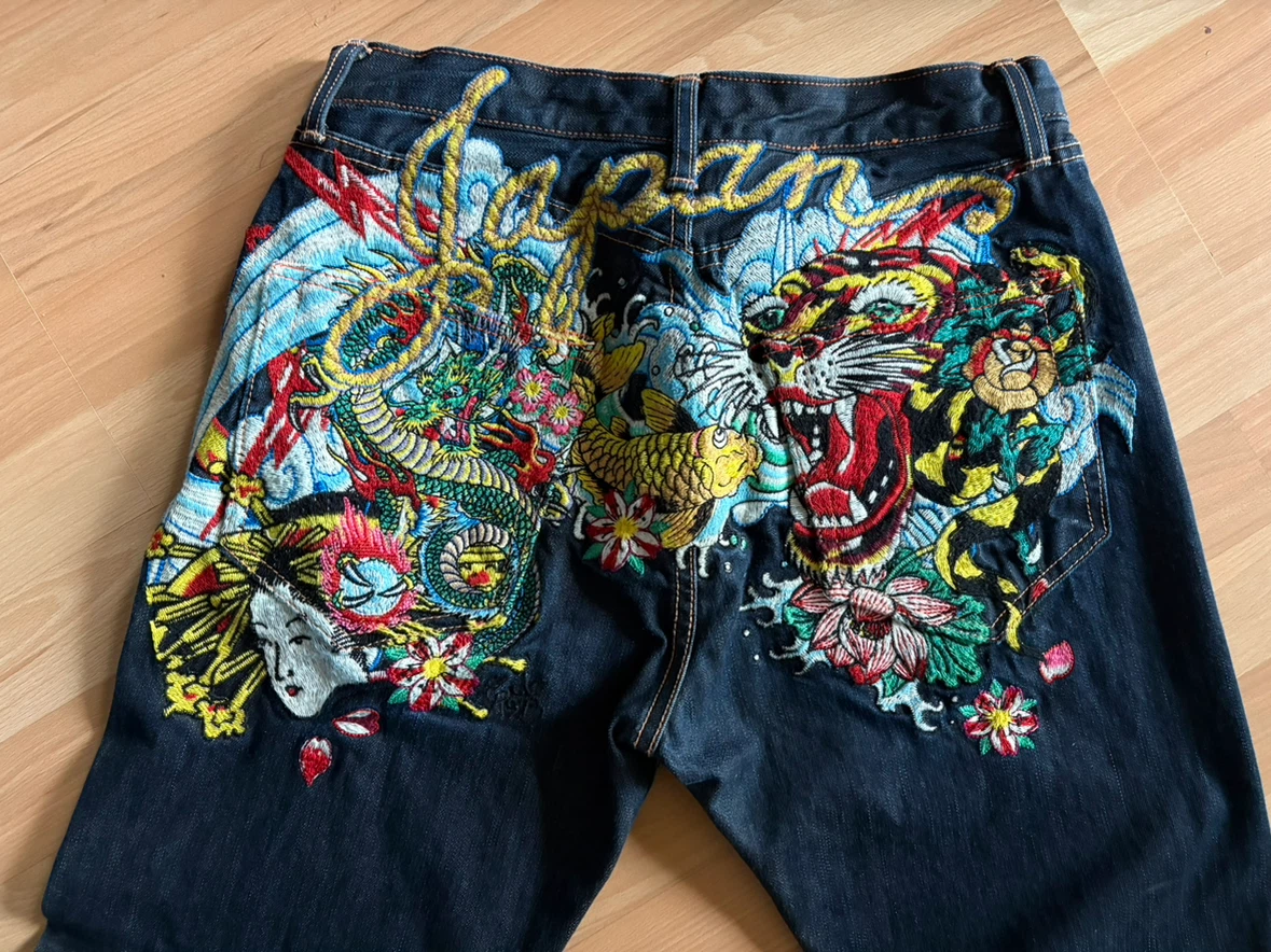 2008 Men’s Ed Hardy Japan Embroidery Jeans Size 32 x 32