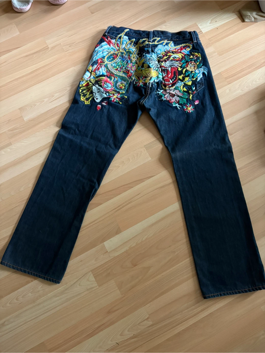2008 Men’s Ed Hardy Japan Embroidery Jeans Size 32 x 32 - photo 2