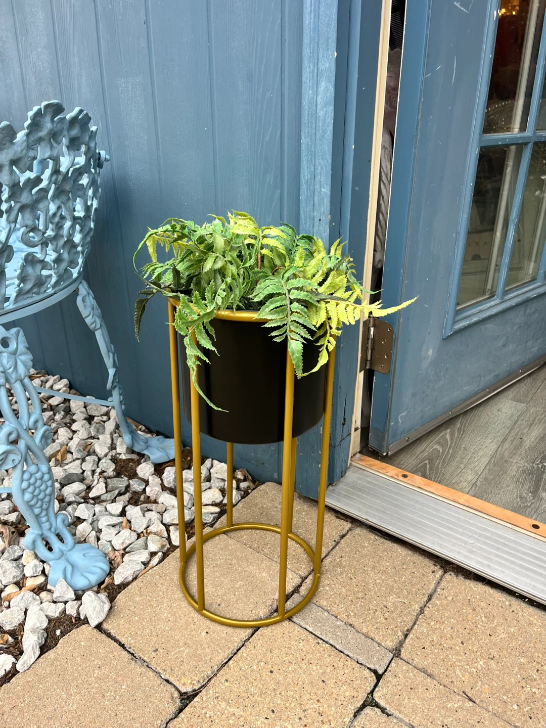 BLACK & GOLD FLOWER/PLANT STAND