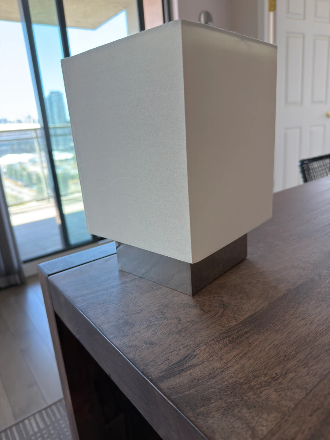 Table lamp