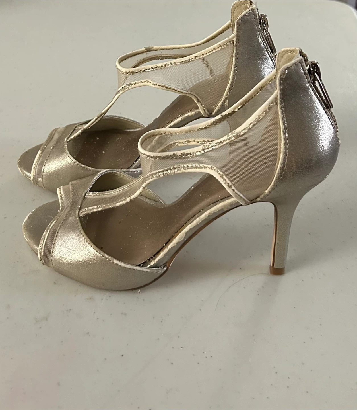 Pre-loved Le Chateau Gold Heels Size 8 - photo 2