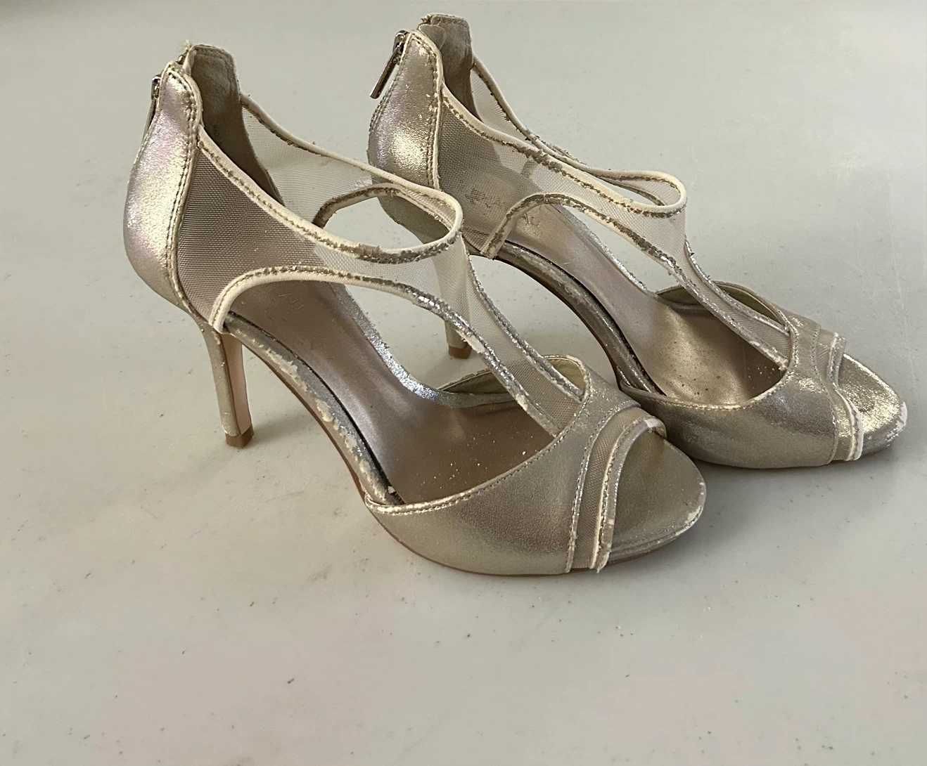Pre-loved Le Chateau Gold Heels Size 8 - photo 3