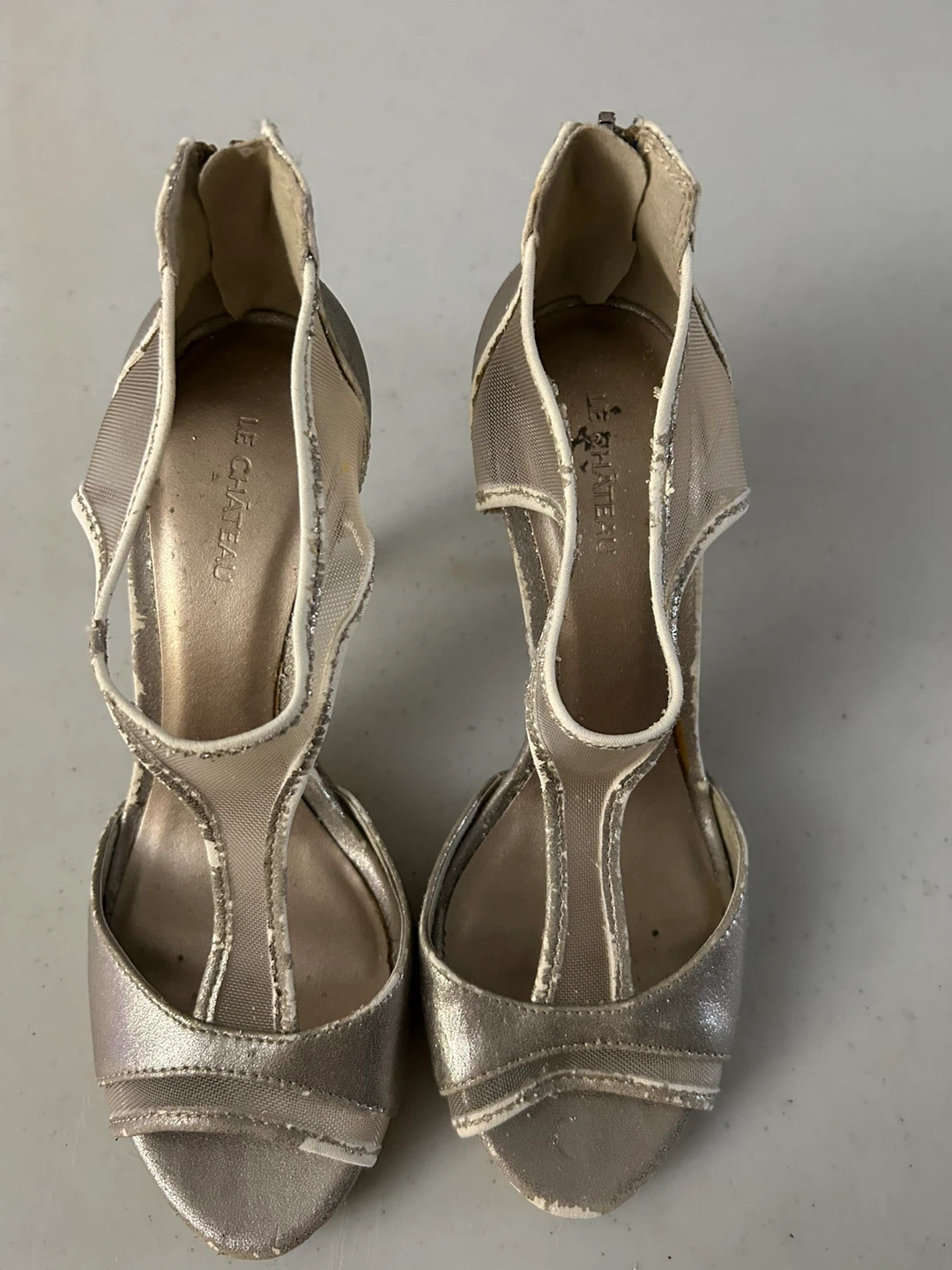 Pre-loved Le Chateau Gold Heels Size 8 - photo 4