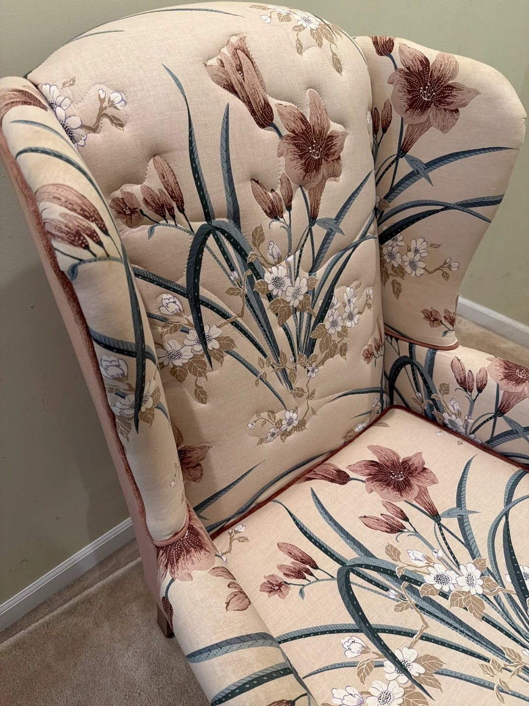 wingback accent chair - photo 3