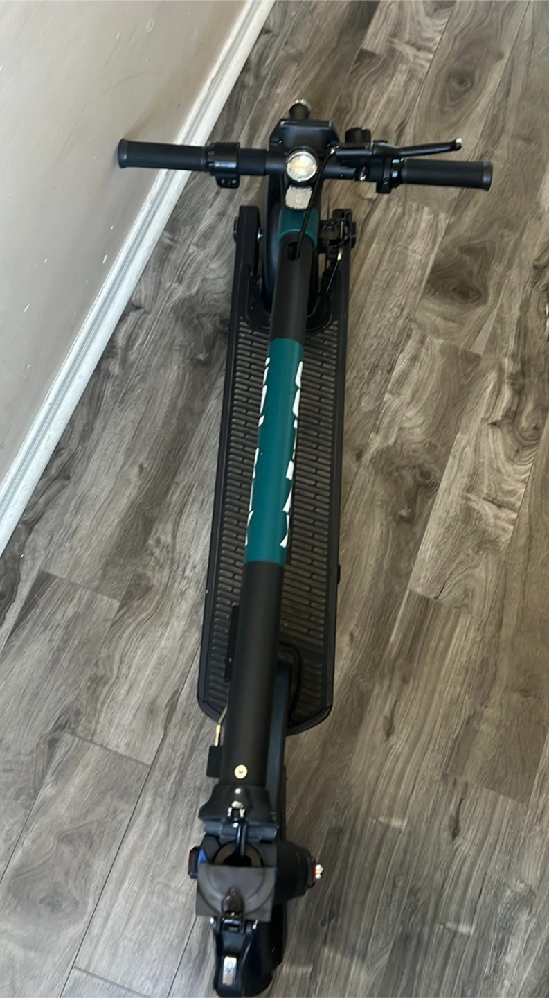 Gotrax G-Max Ultra Electric Scooter – Brand New Tire & Huge Rang - photo 3