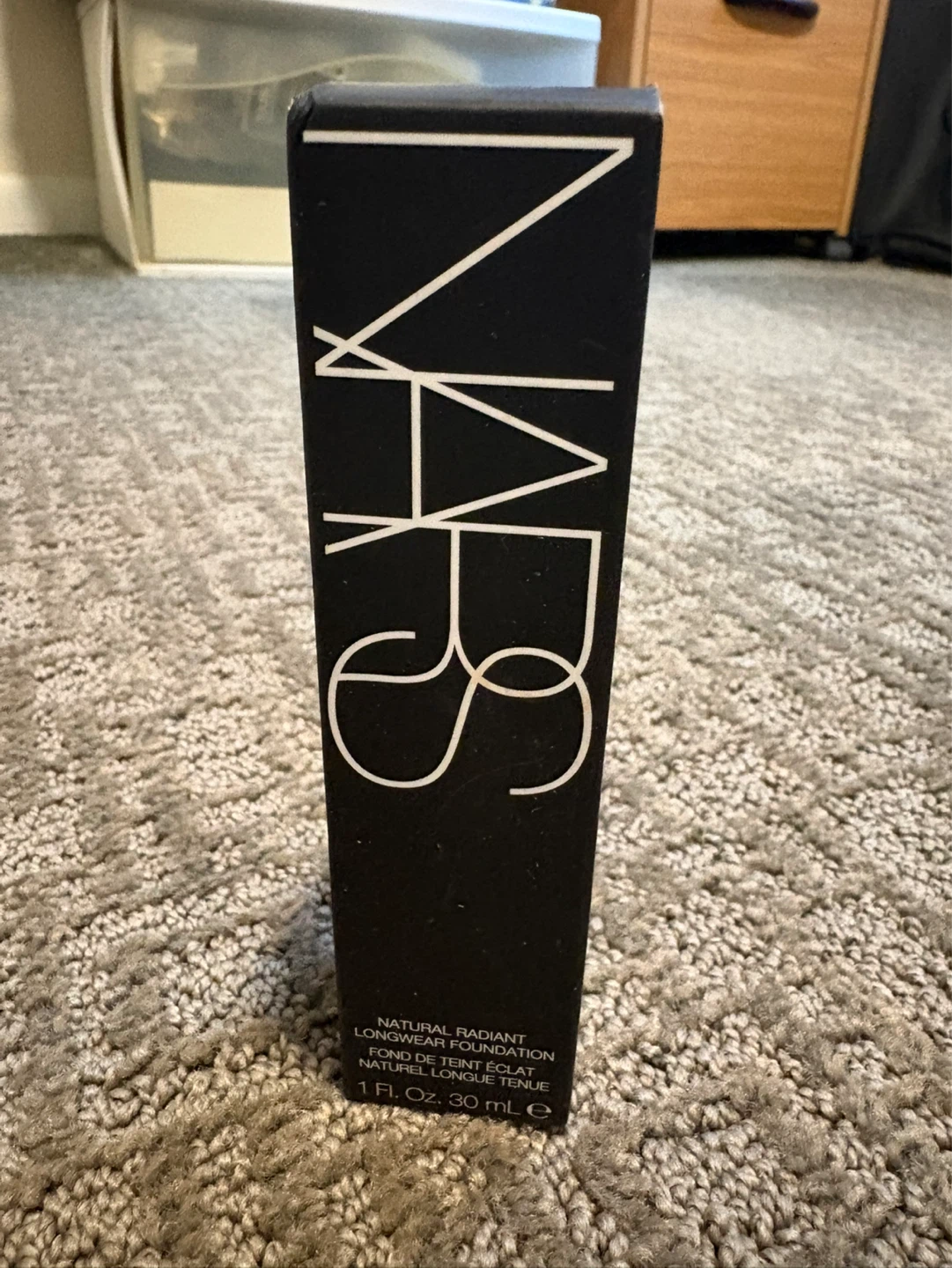 NARS Natural Radiant Longwear Foundation - photo 2