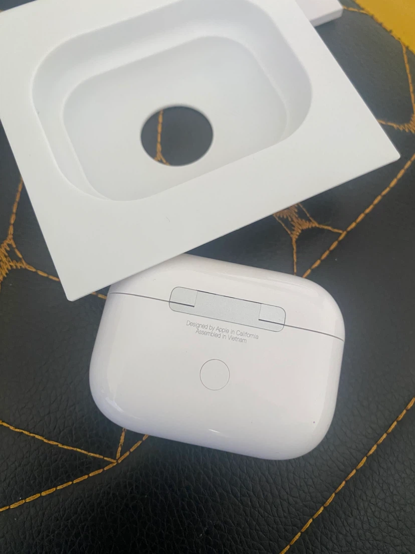 Apple AirPods Pro (2nd generation) - photo 3
