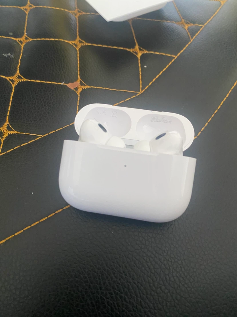 Apple AirPods Pro (2nd generation) - photo 4