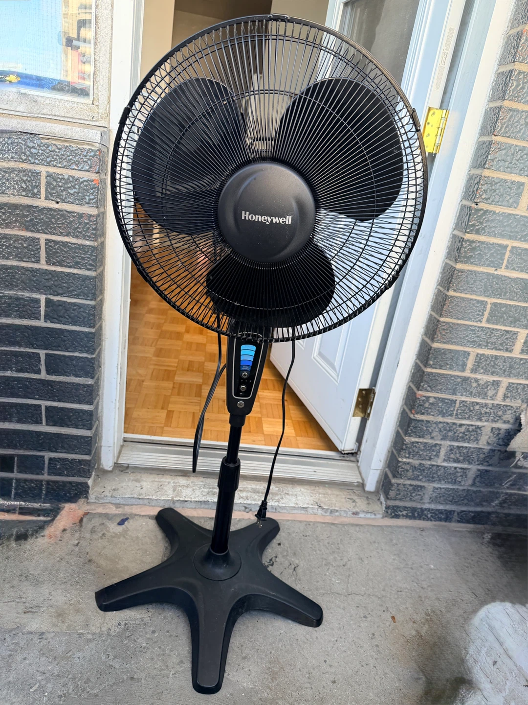 Honeywell Standing Fan