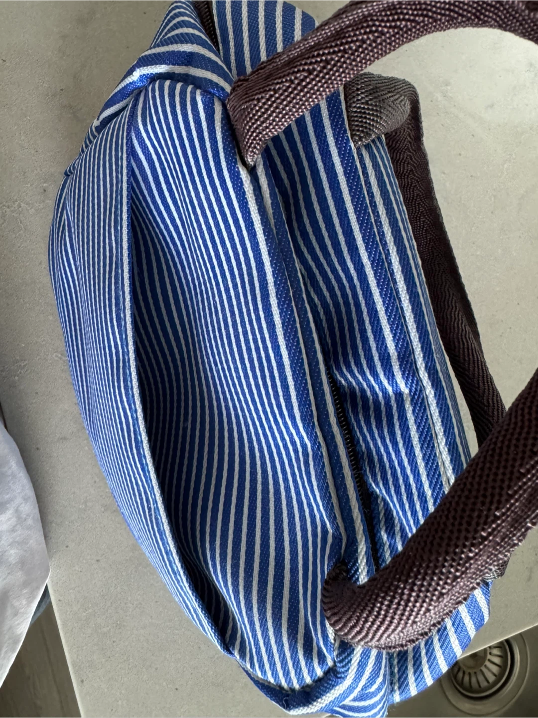 Moving sales- must go Thermal Insulated Lunch Bag - photo 3