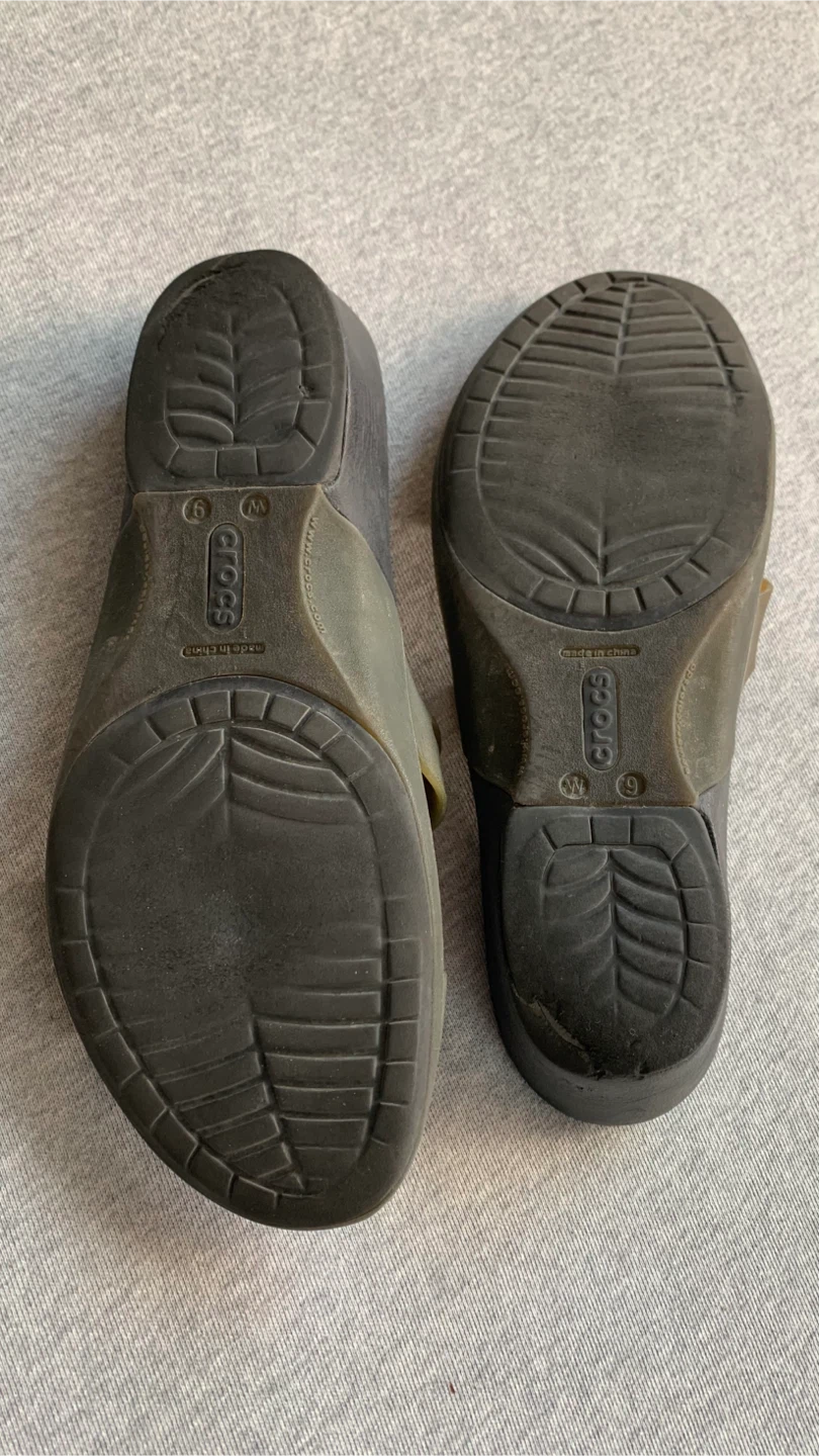 Crocs Women's Sandals Size 9W - photo 2