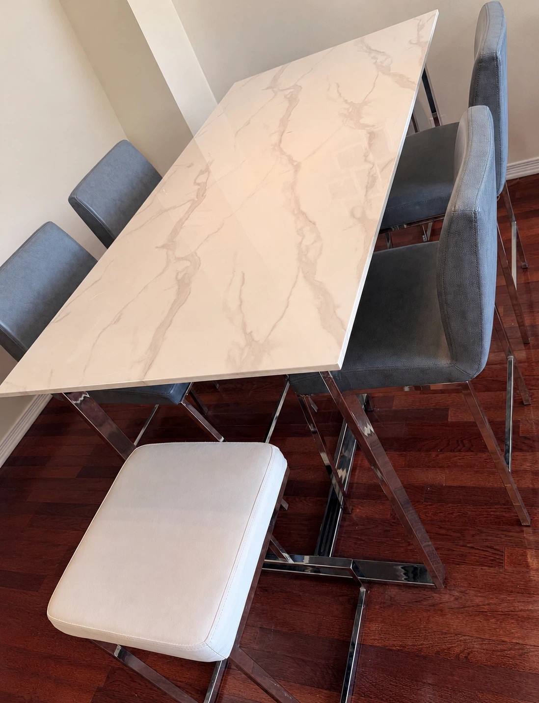 Marble-look dining table + 6 chairs