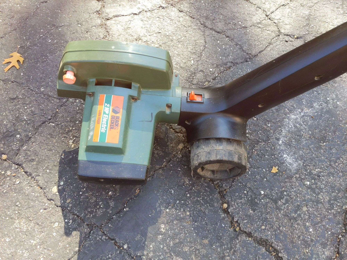 Black & Decker 2 HP Electric Lawn Edger