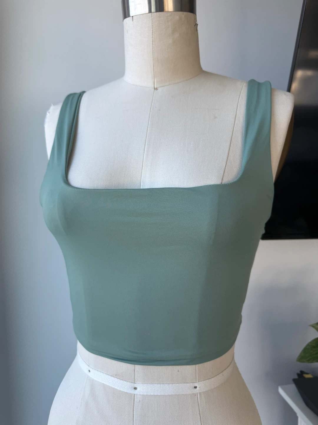 Sage Square Neck Sleeveless cropped tank top size xs