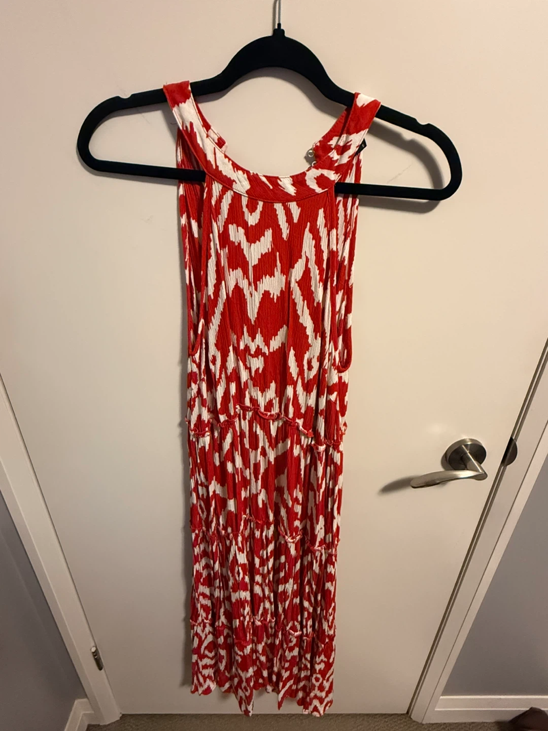 Red and white patterned halter dress - photo 2