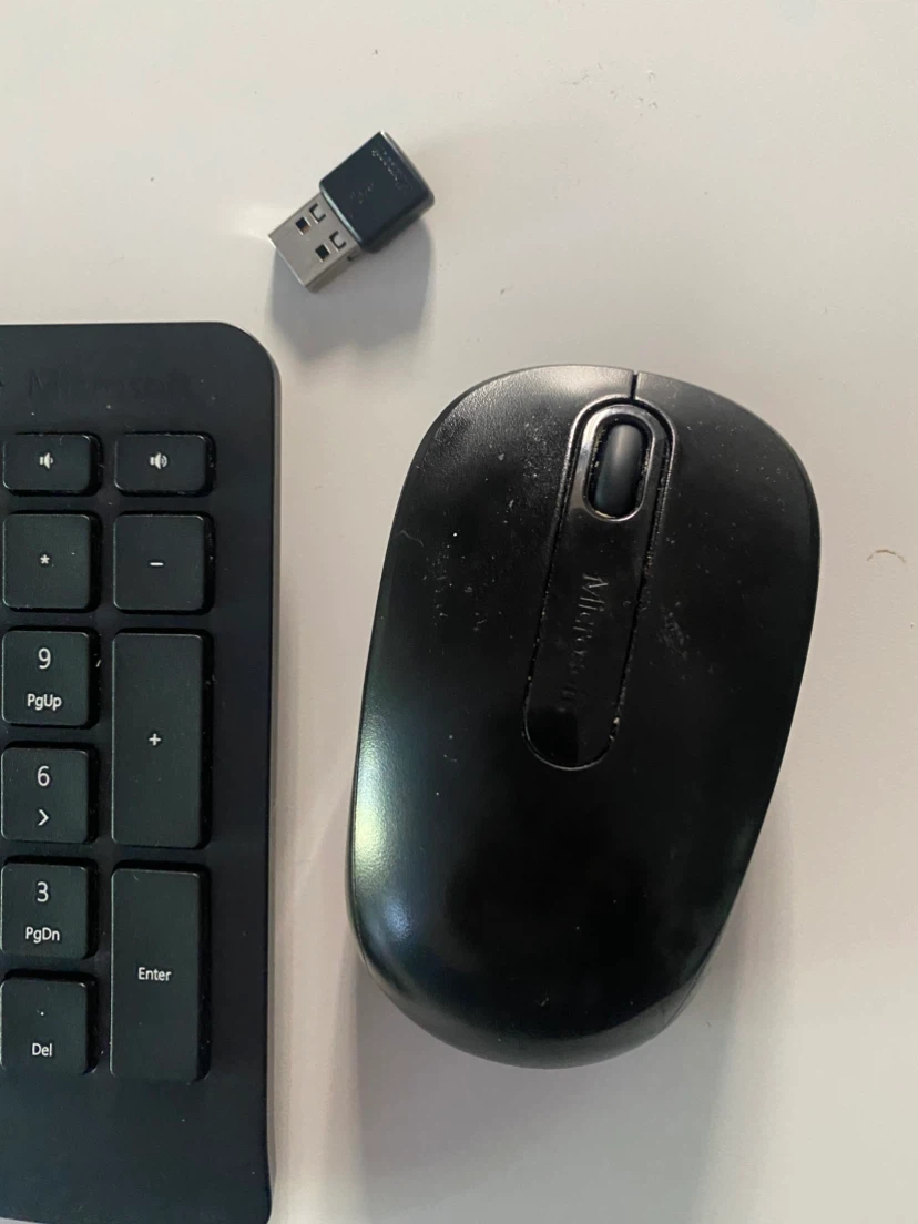 Microsoft Wireless Keyboard and Mouse Combo - photo 2