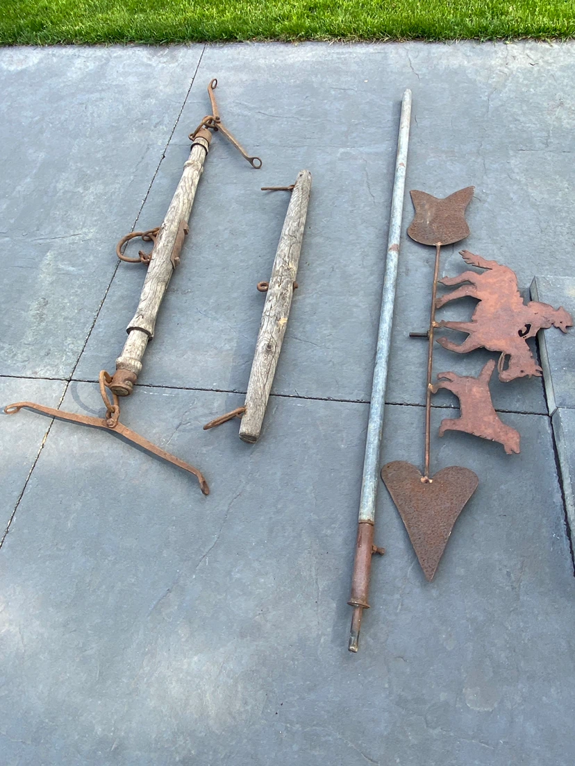 Rusty Metal Weathervane with Horse and Dog Silhouette - photo 2