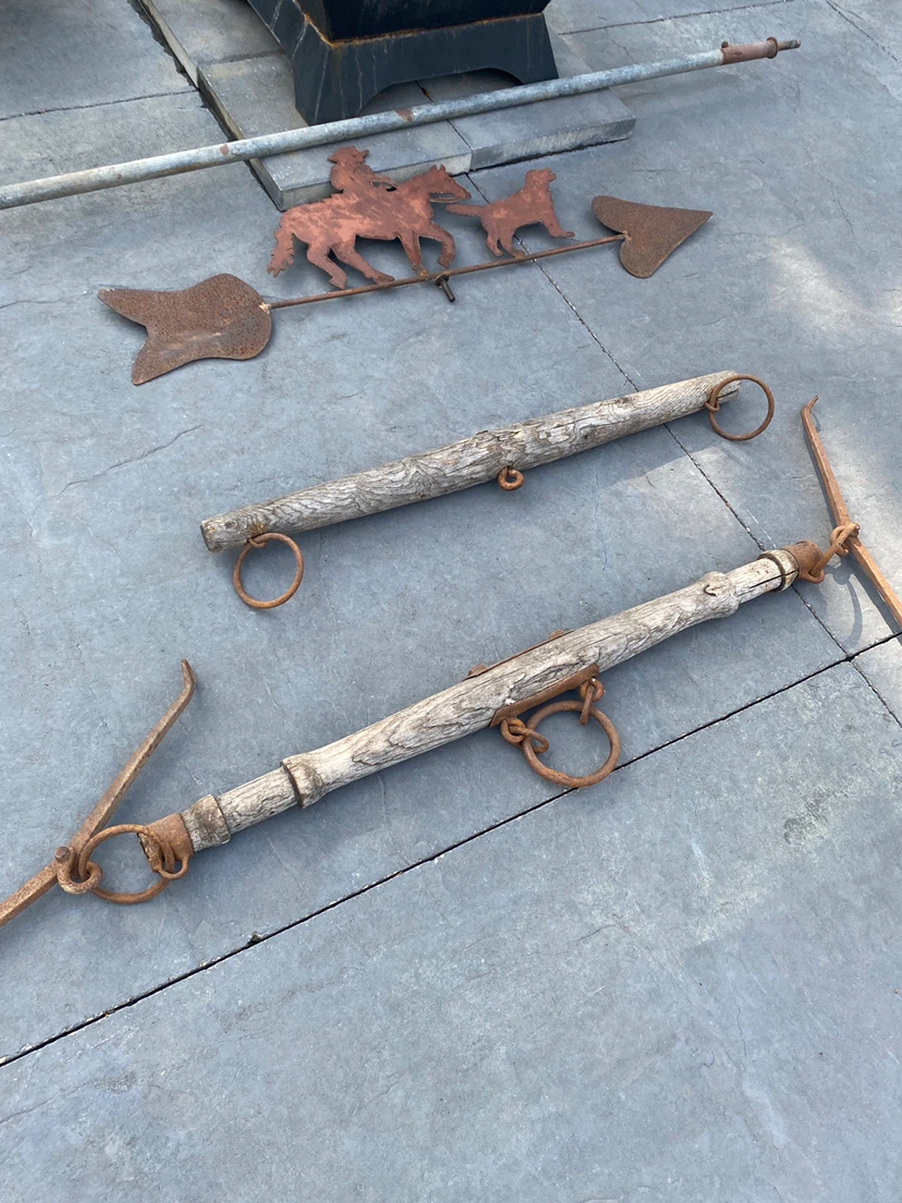 Rusty Metal Weathervane with Horse and Dog Silhouette - photo 3