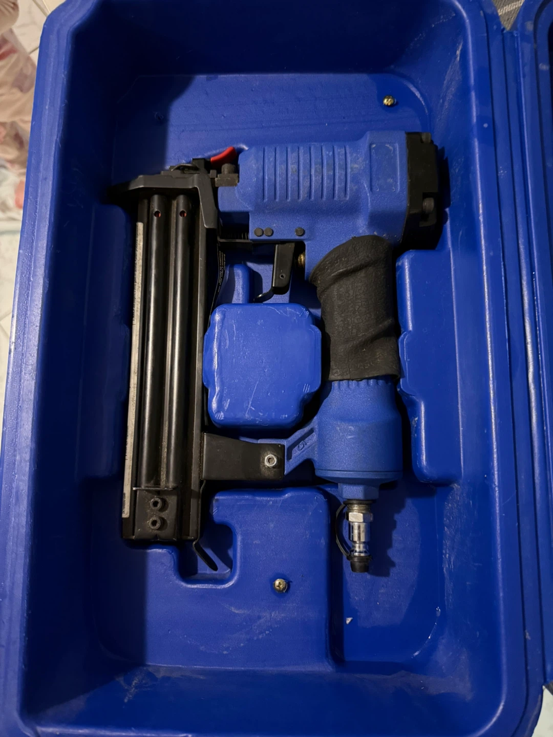Campbell Hausfeld 3-Piece Pneumatic Nailer Combo Kit - photo 2