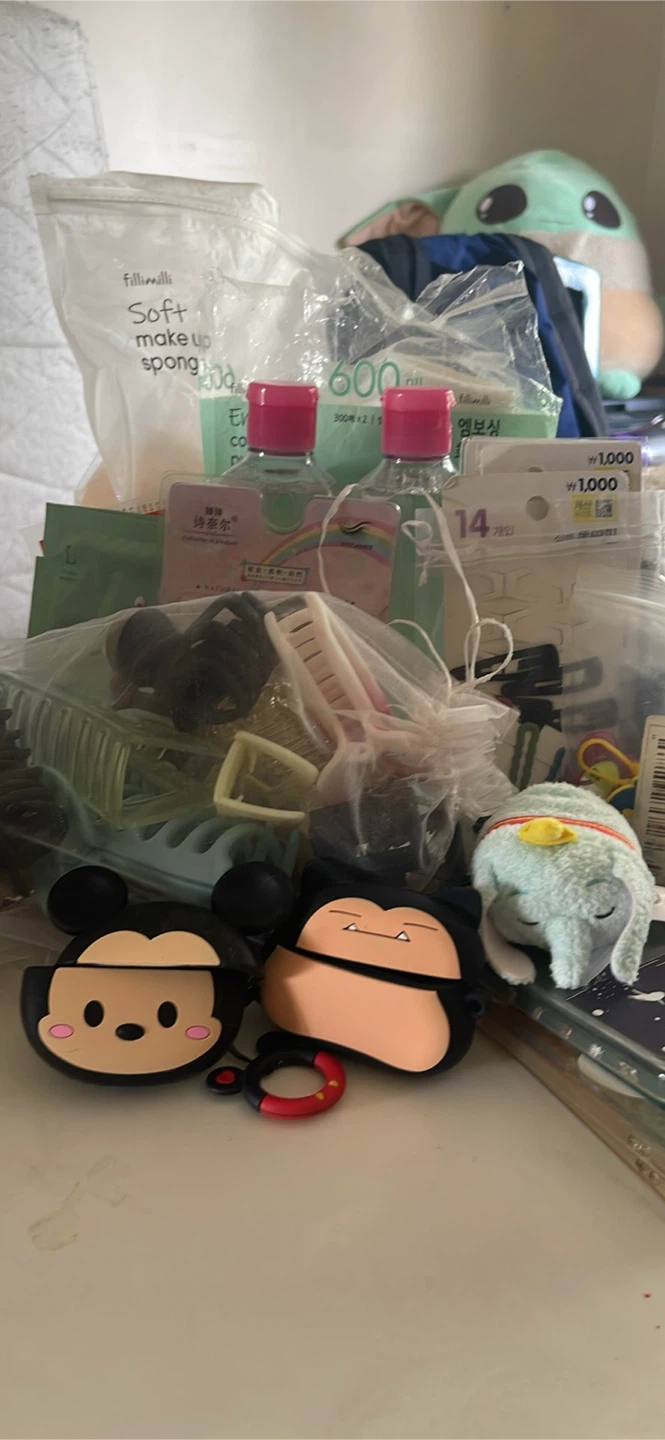 Phone case and accessories - photo 3