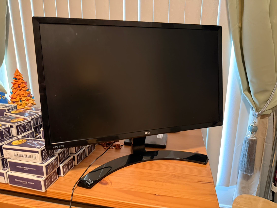LG IPS LED Monitor 22” - photo 2