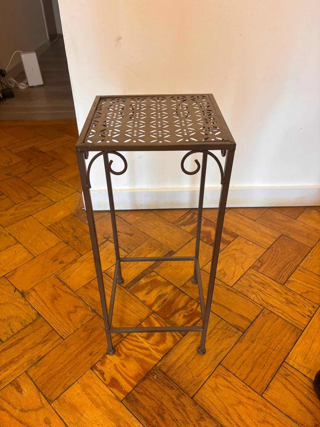 Plant stand metal frame