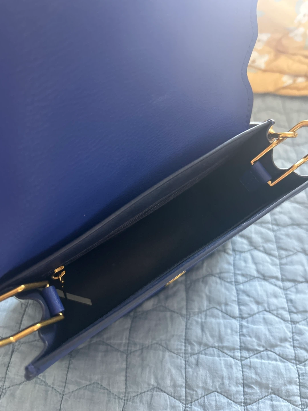 Charles & Keith Blue Scallop Handbag - photo 3