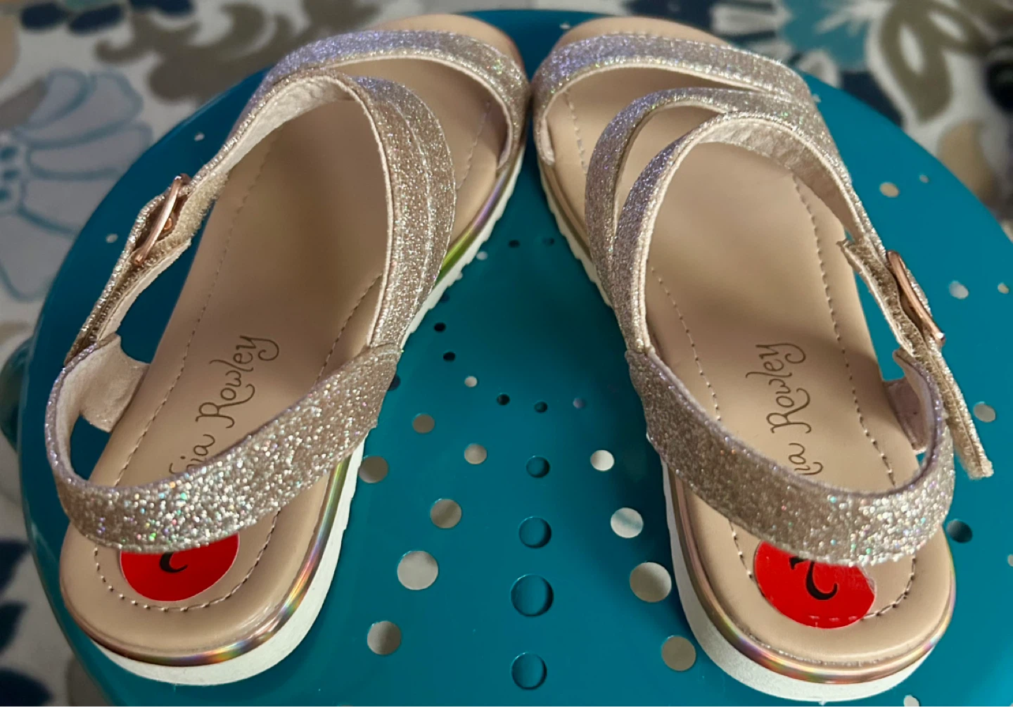 Girls Glitter Sandals Size 2 - photo 4
