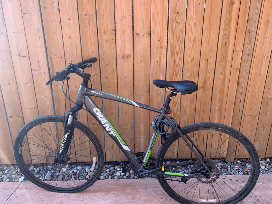 Giant Roam Hybrid Bike