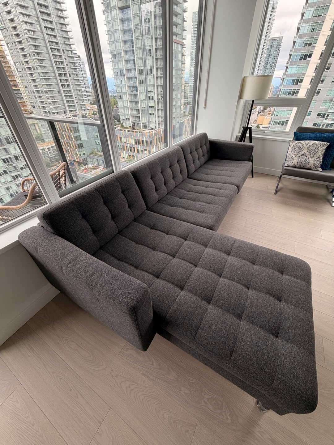 Grey Tufted Sectional Sofa with Chaise - photo 4