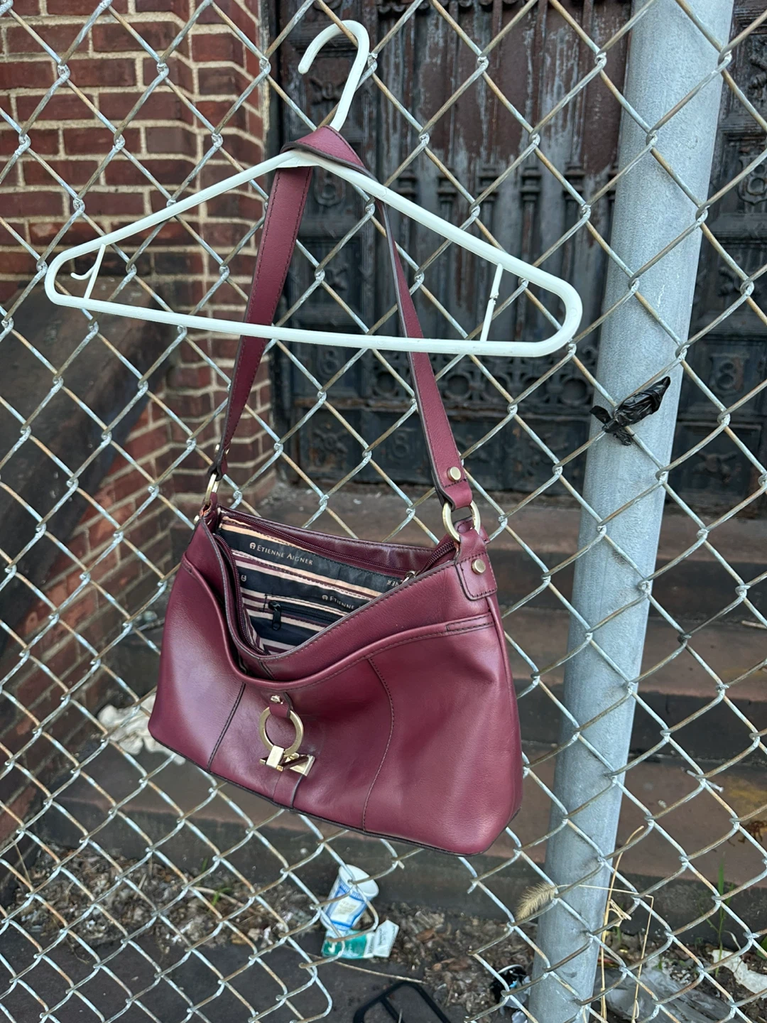 Etienne Aigner Burgundy Leather Shoulder Bag - photo 2