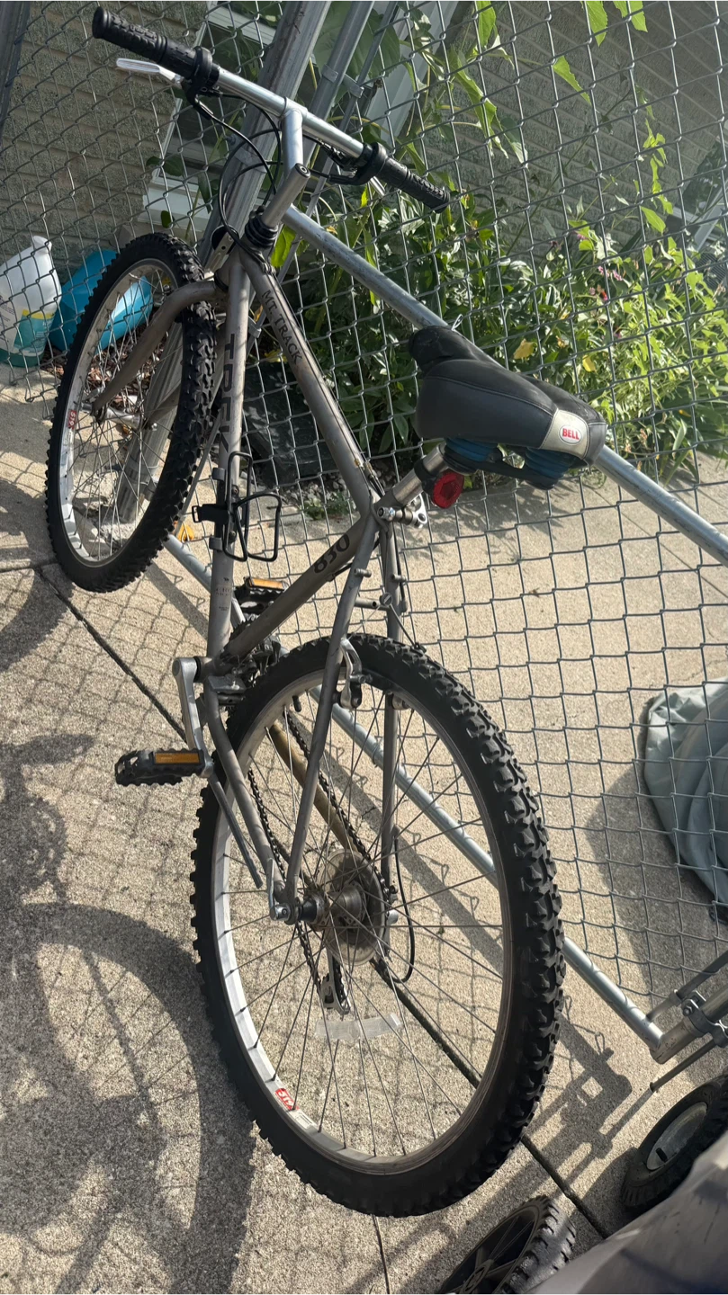 MT TRACK 830 Mountain Bike check more pictures