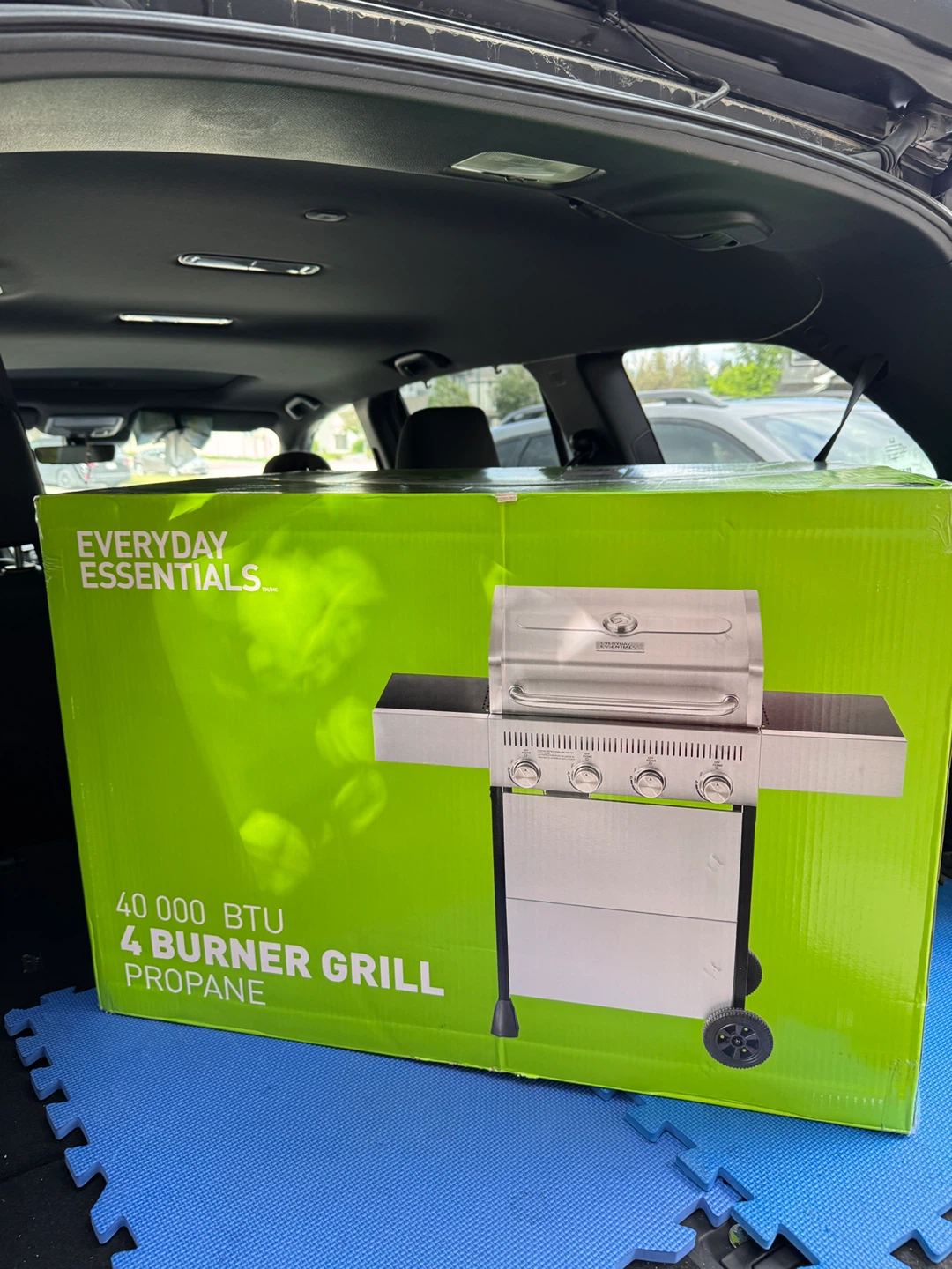 Everyday Essentials 4 Burner Propane Grill