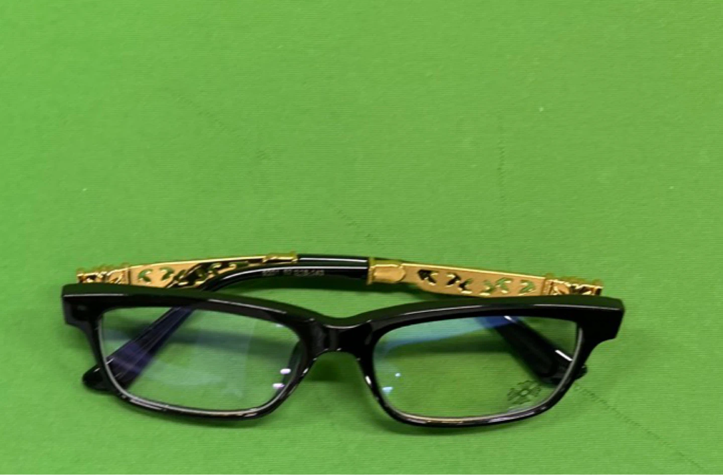 Black and gold chrome heart glasses - photo 2