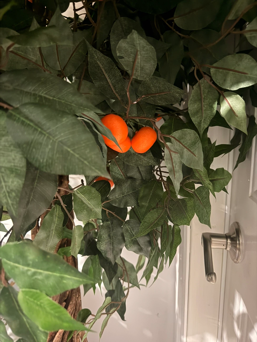 Artificial Orange tree. Need to sell due to lack of space - photo 3