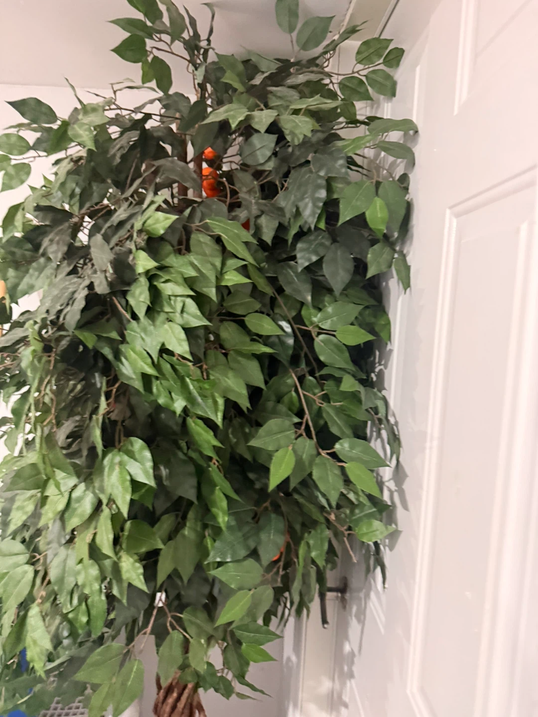 Artificial Orange tree. Need to sell due to lack of space - photo 4