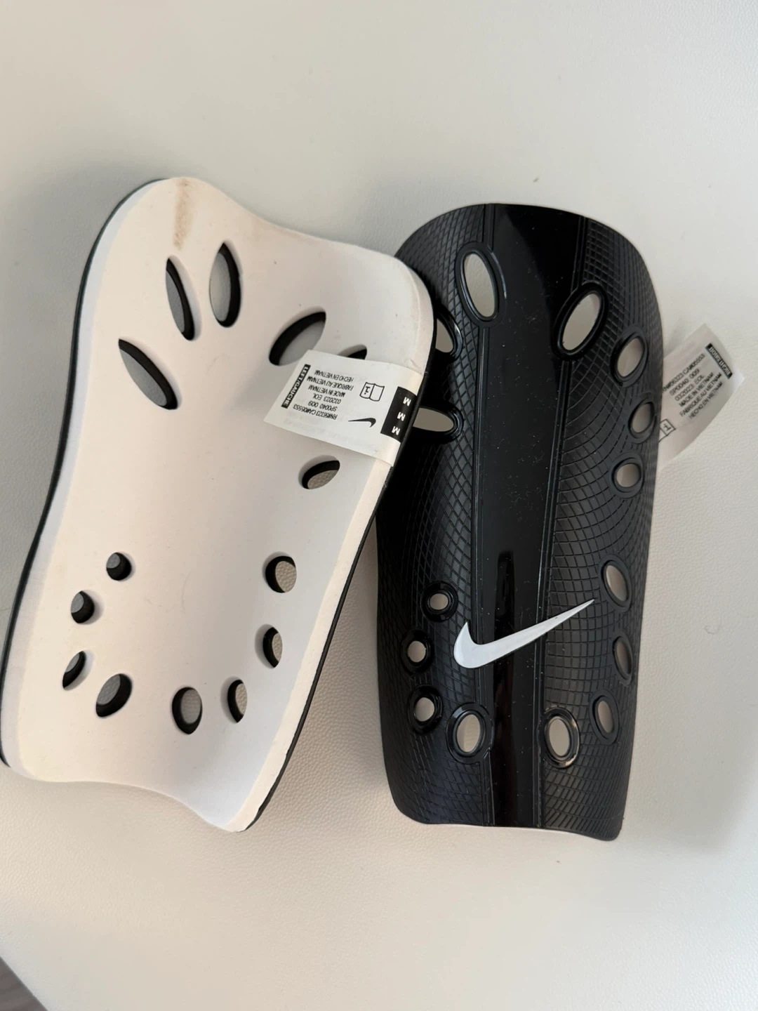 Nike Soccer Shin Guards with Mesh Bag - photo 3