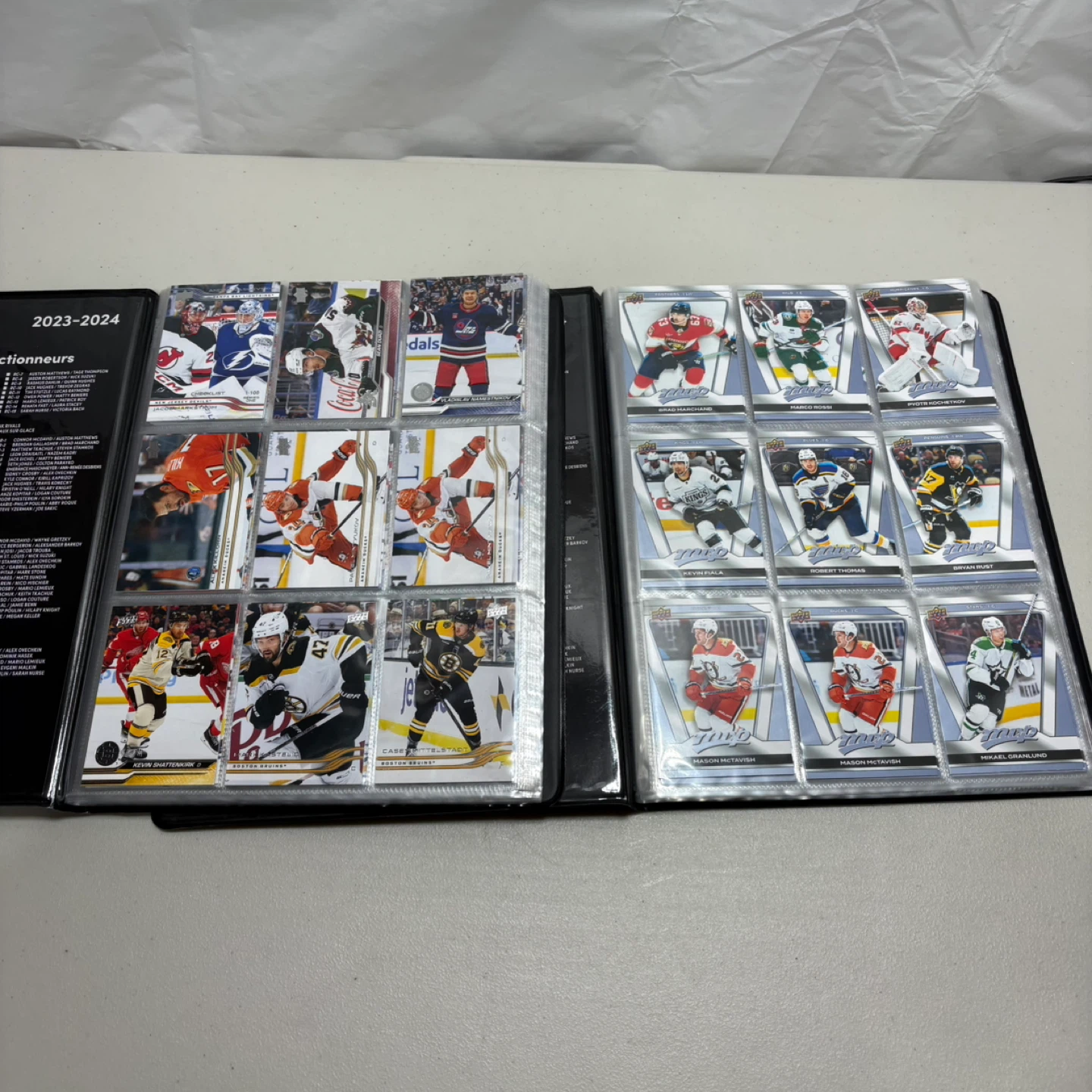 Two binder of hockey cards - photo 2