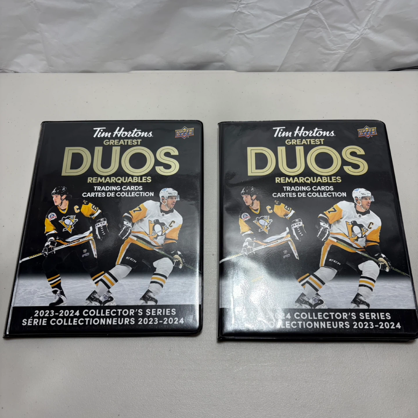 Two binder of hockey cards