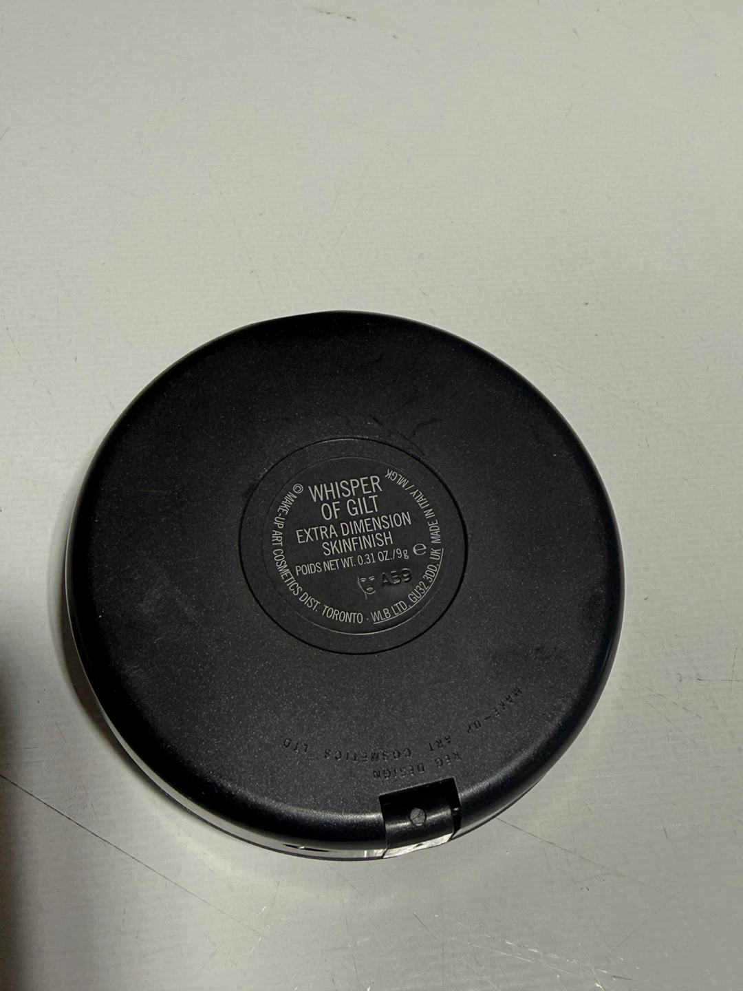 MAC Whisper of Gilt Extra Dimension Skinfinish Highlighter - photo 3