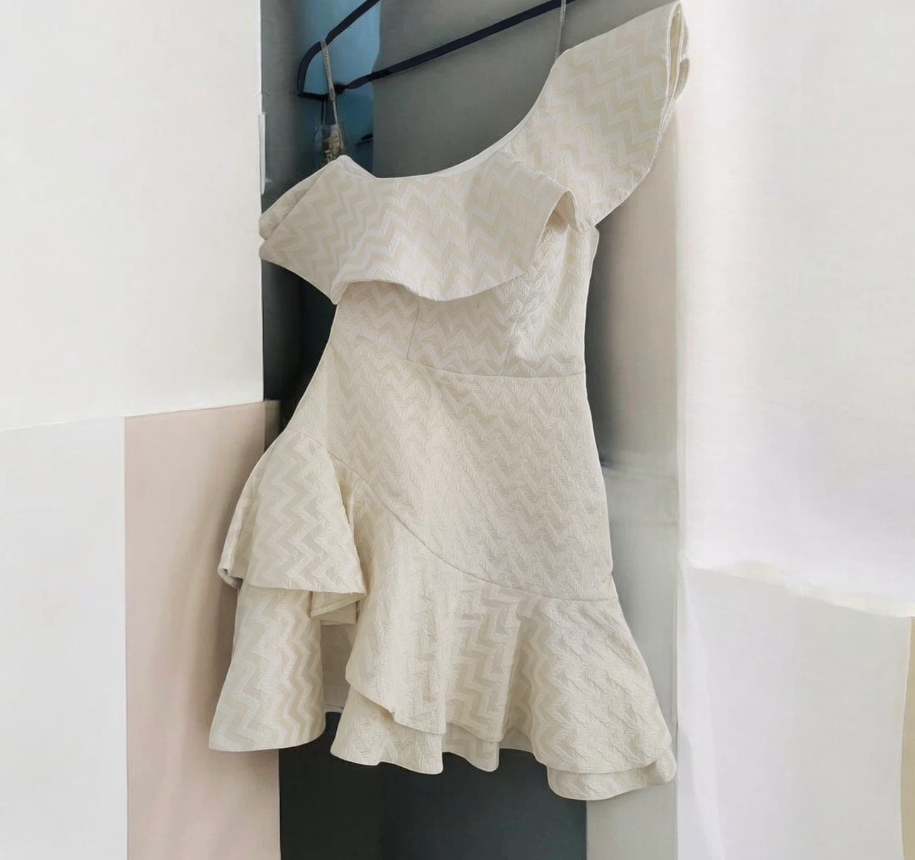 Fervente Cream Ruffle Dress Size 38