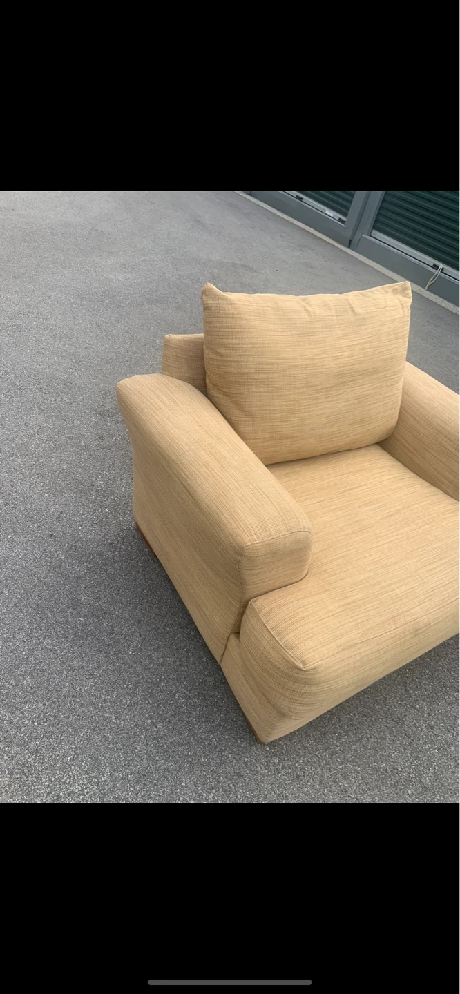 Tan Textured Armchair. Over-size-chair and a half - photo 2