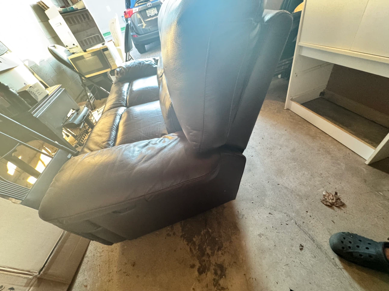 Super Comfy Brown Leather Reclining Loveseat - photo 2