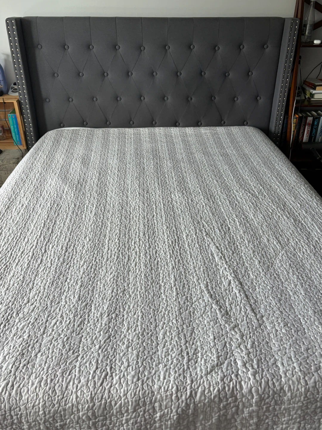 Tufted Wingback Upholstered queen  Bed Frame - photo 2