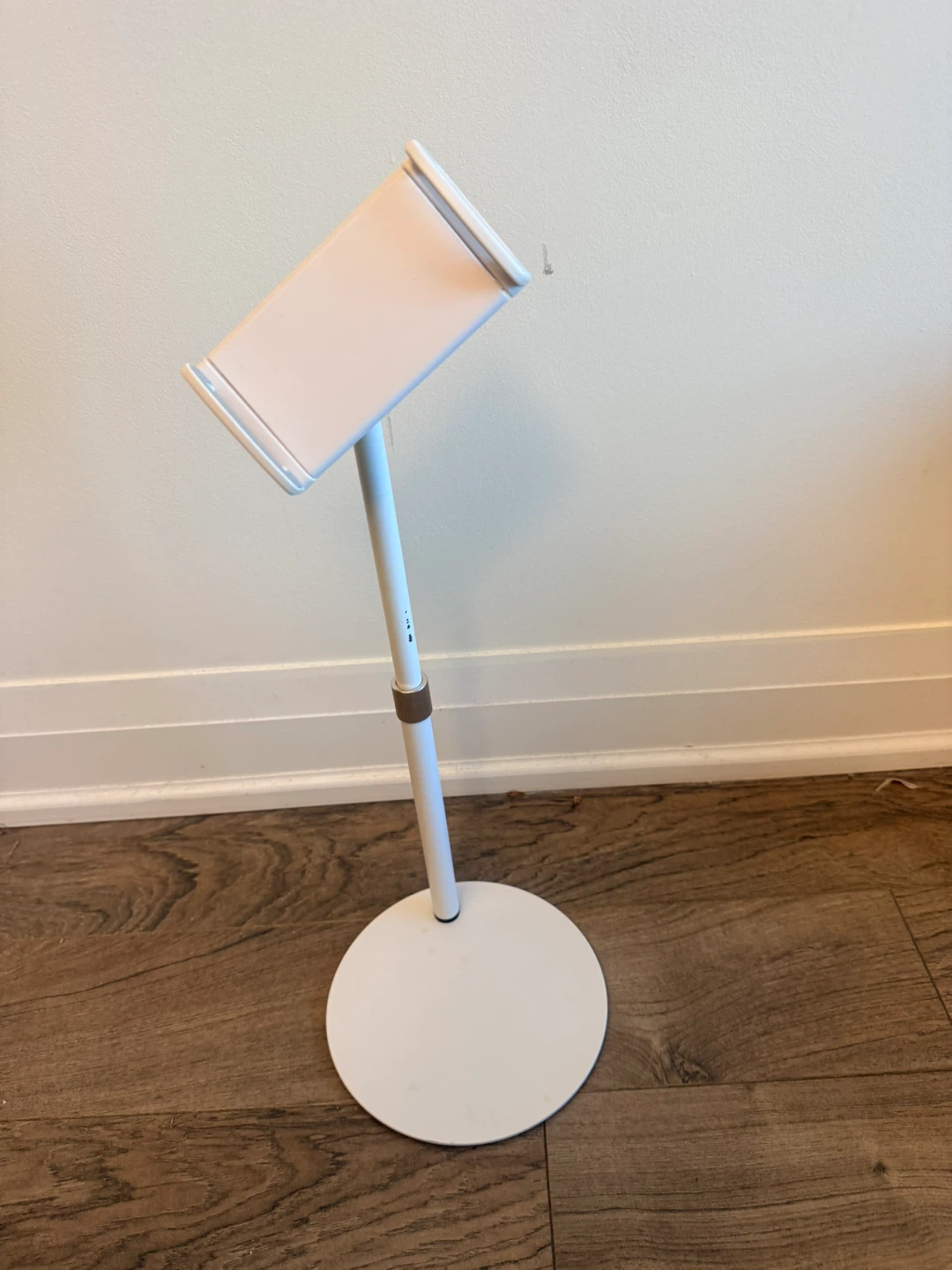 White Adjustable Tablet/Phone Stand - photo 2