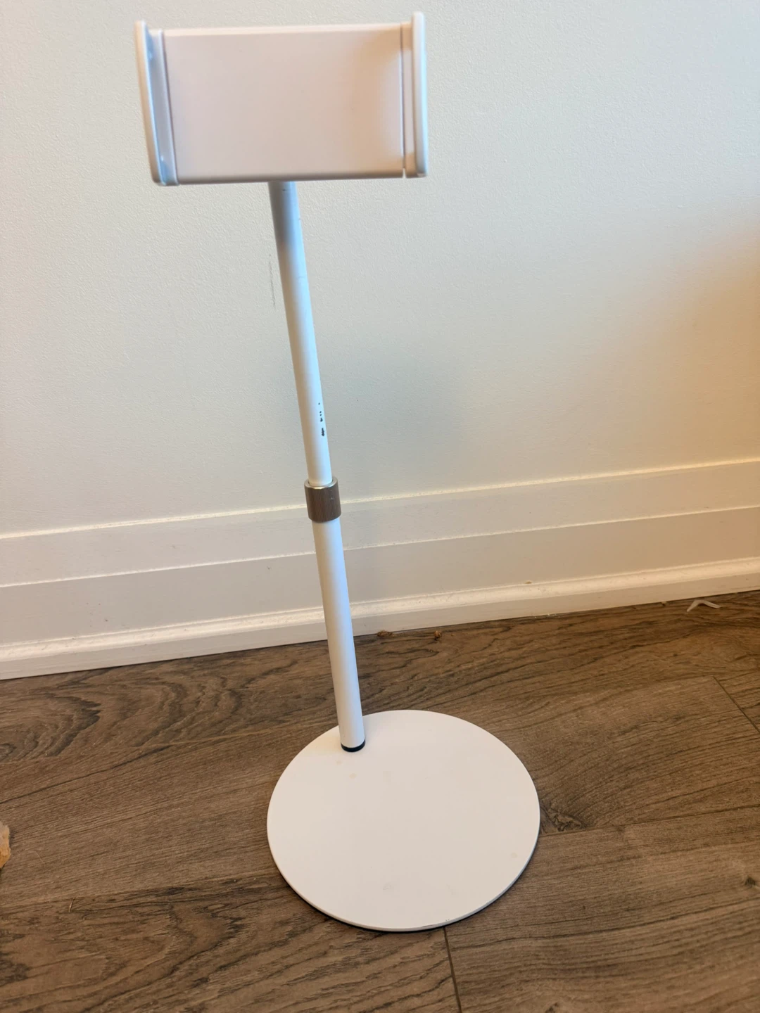 White Adjustable Tablet/Phone Stand - photo 4