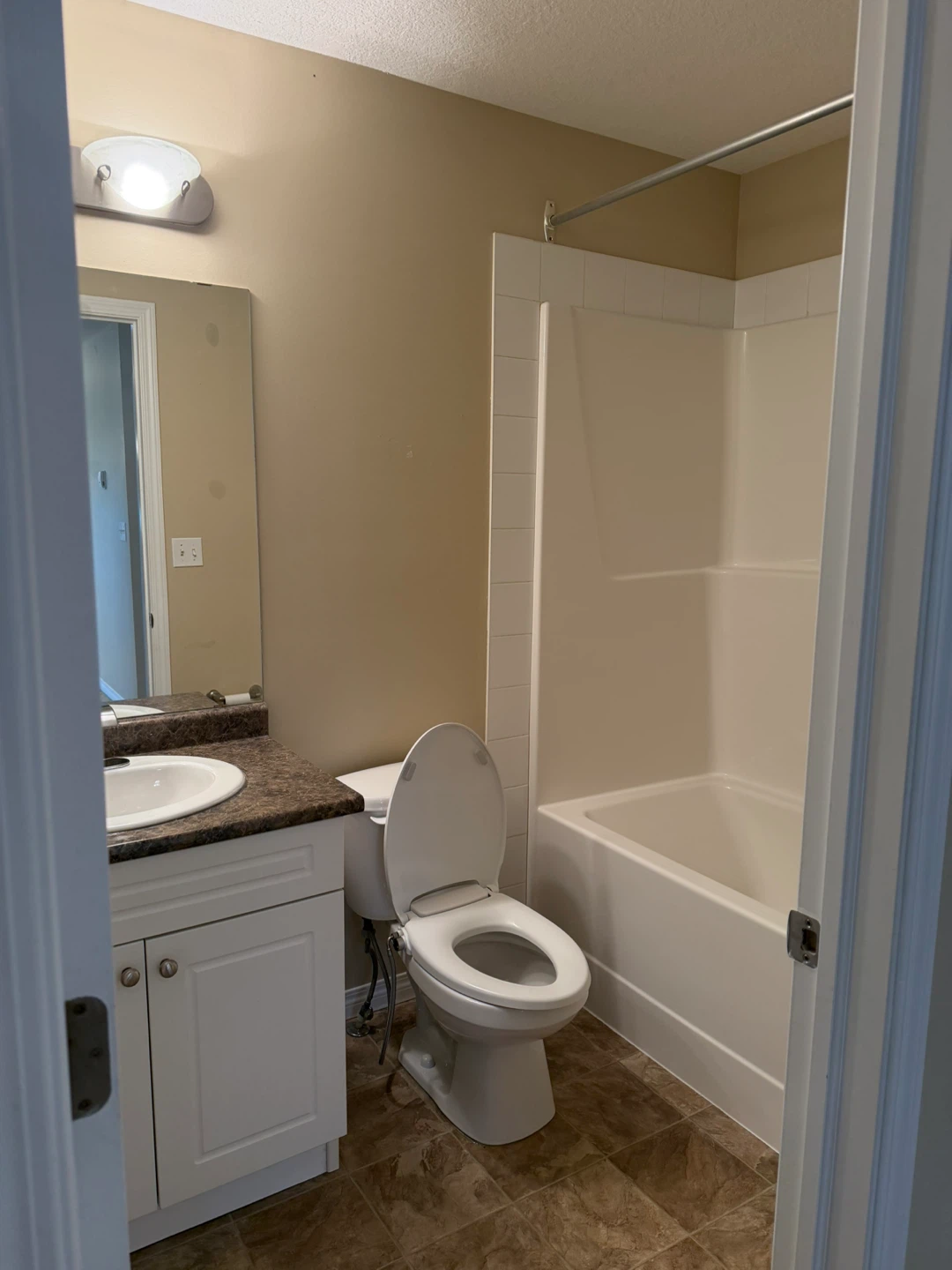 2 bedrooms, 2 bathrooms - photo 4